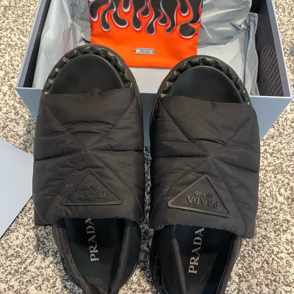 AUTHENTIC PRADA SANDALS WITH ADJUSTABLE BACK, SIZE 39, EXCELLENT CONDITION, BLK - Picture 5 of 6